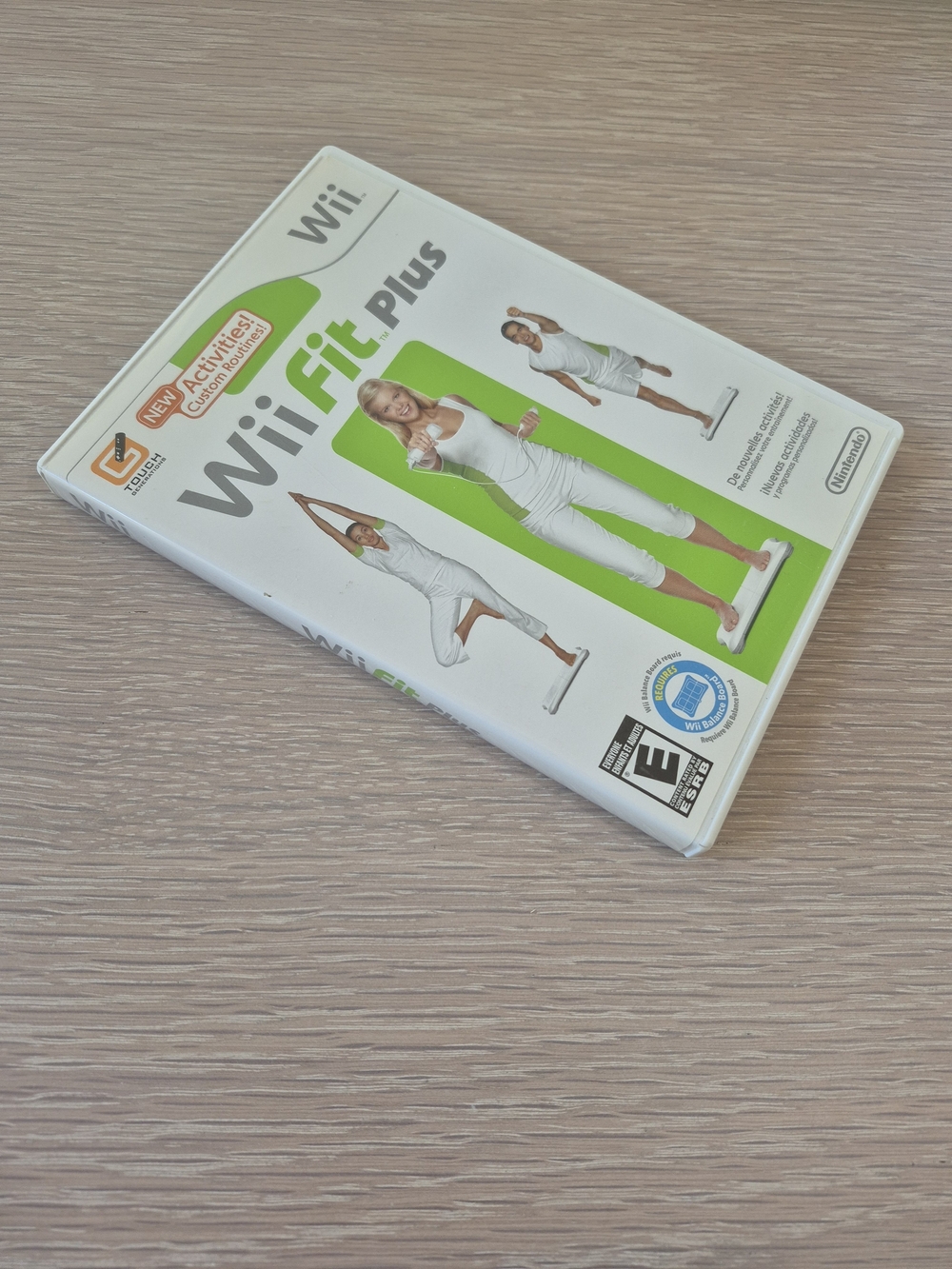 Nintendo Wii Fit Plus & Wii Sports Resort Game Bundle - Picture 3 of 6